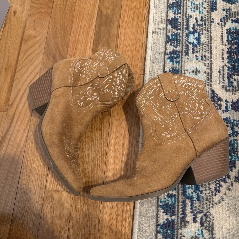 Francesca's Collections Brown Embroidered Ankle Booties
